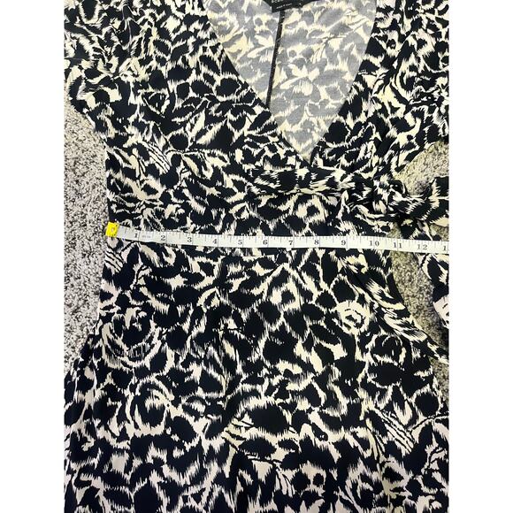 BCBG Max Azria Floral Wrap Puff-Sleeve Dress Size S,‎ Black/White Classic Chic - Picture 7 of 10